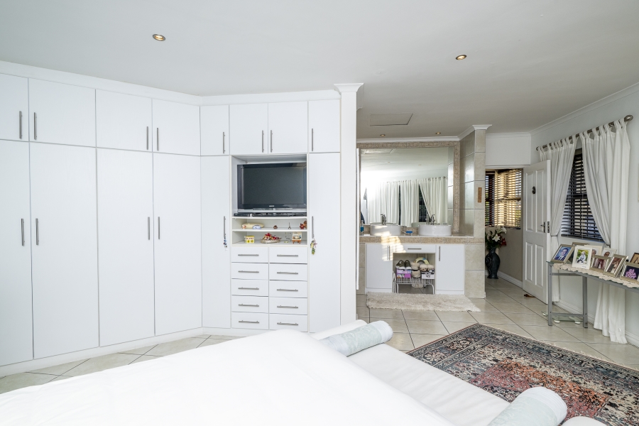 7 Bedroom Property for Sale in Eversdal Western Cape